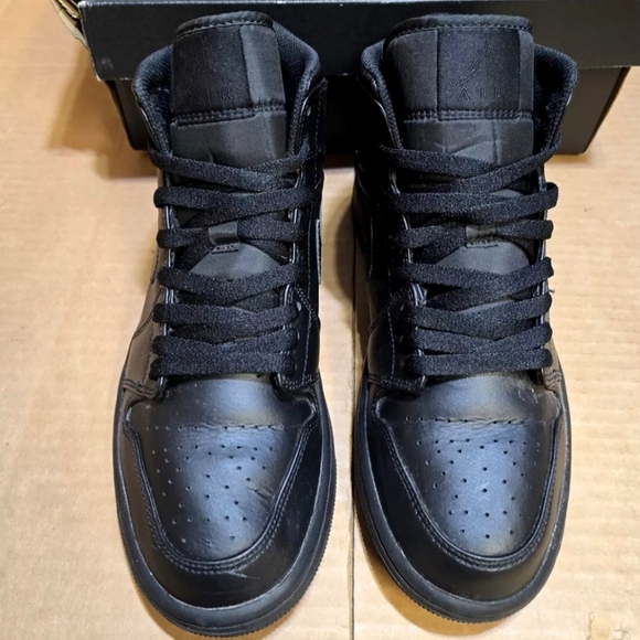 AIR JORDAN 1 MID RETRO TRIPLE BLACK 2022 Men Size 10.5 (+CERT./AUTHENTICITY) - Picture 3 of 8